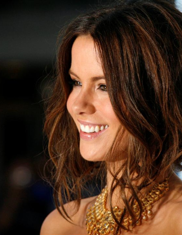 Sublime Kate Beckinsale à la première de Whiteout