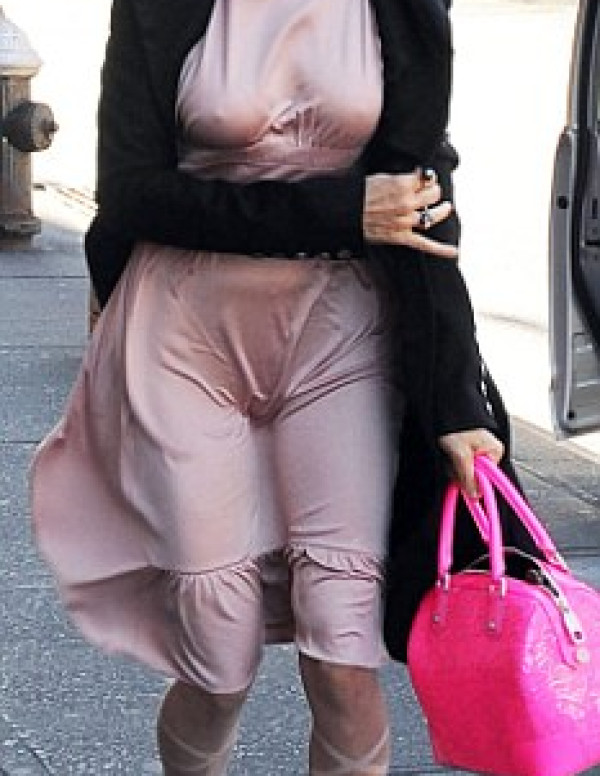 Sarah Jessica Parker nue sous sa robe