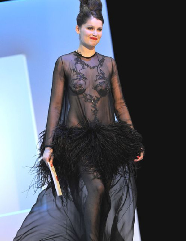 Laetitia Casta nue César 2010