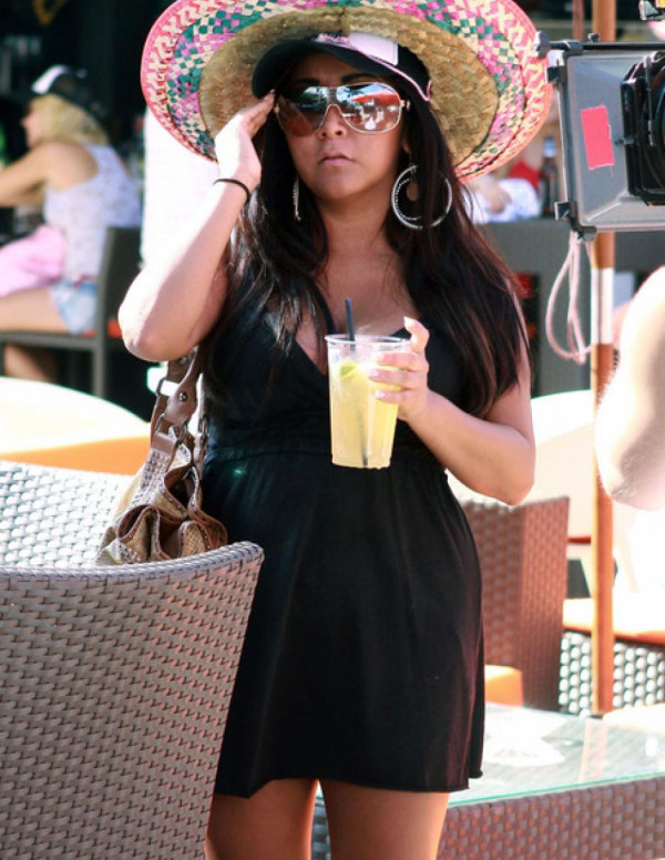 Jenni Farley et Snooki picolent de la tequila