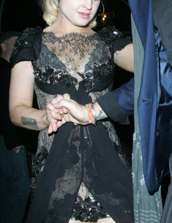 Kelly Osbourne Upskirt + Cameltoe