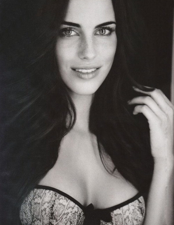 la petite douceur du lundi : Jessica Lowndes en lingerie