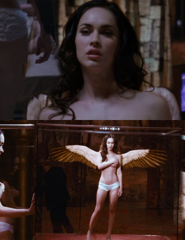 Megan Fox en Ange et topless dans Passion Play