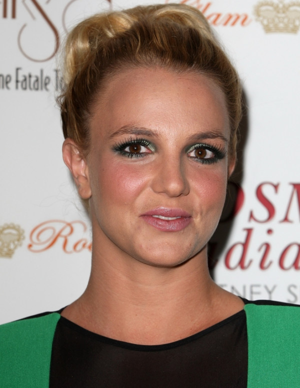 Upskirt Britney Spears à la soirée de lancement à London