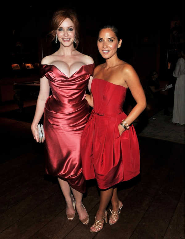 Christina Hendricks BANDANTE à la première de I Don't Know How She Does 