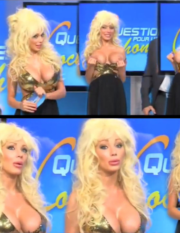 Cindy Bastien topless dans Question pour une cochonne