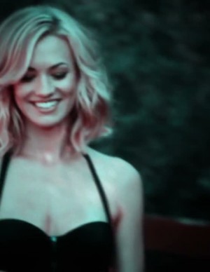 photos Yvonne Strahovski