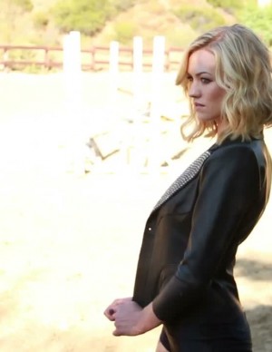 photos Yvonne Strahovski