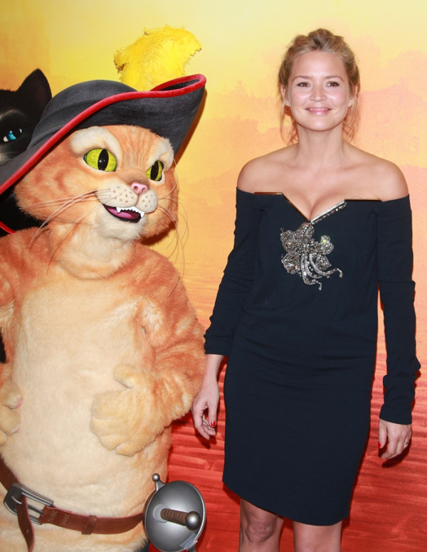 Virginie Efira se joint au Chat Botté