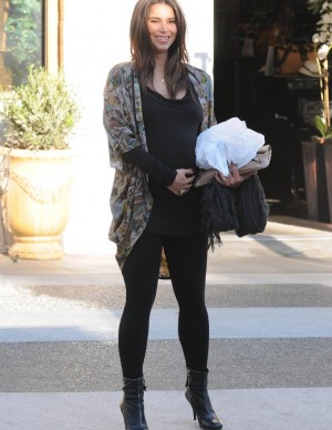 Roselyn Sanchez, enceinte mais belle