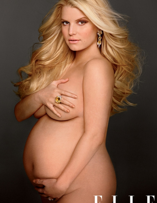Jessica Simpson en future mère dans Elle