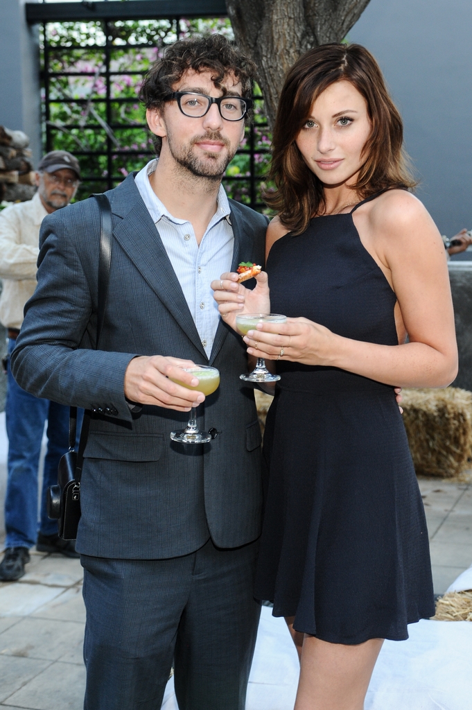 Alyson Michalka invitée à un Dîner à Los Angeles