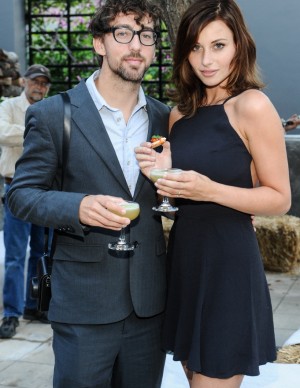Alyson Michalka invitée à un Dîner à Los Angeles