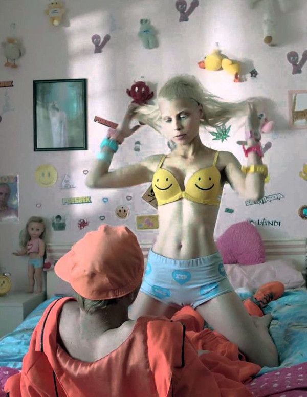 Yolandi Visser montre tout ce qu’elle a en concert