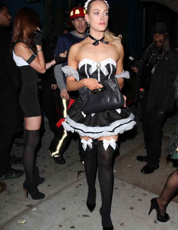 Peta Murgatroyd à une fête d’Halloween 