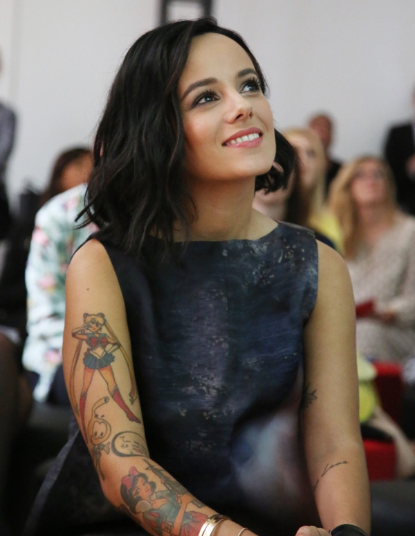 Alizee au Casting Amor Amor