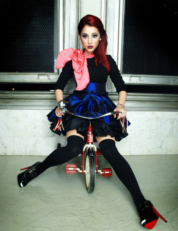 Ariana Grande à la séance photo de Marc Cartwright