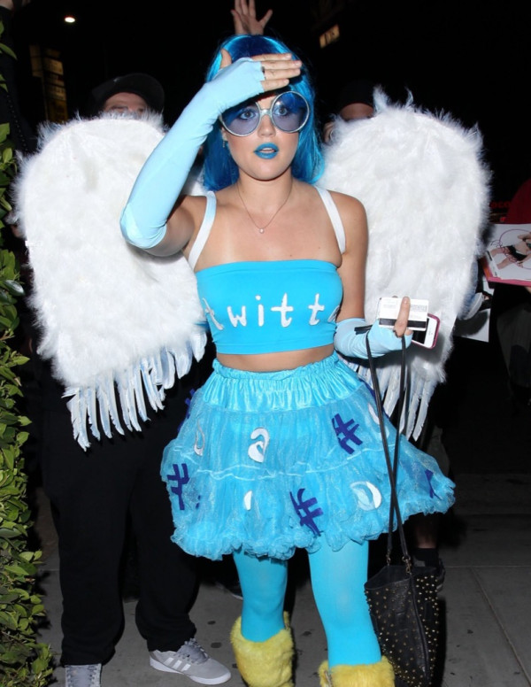 Lucy Hale à la soirée Halloween de Matthew Morrison