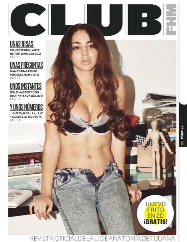 Courtnie Quinlan tombe ses fringues naturellement