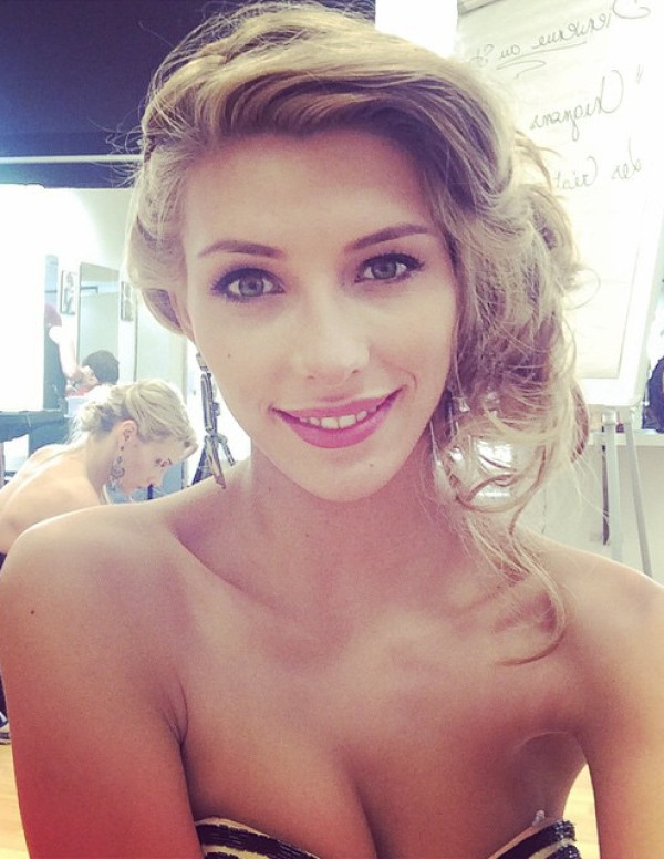 Camille Cerf élue Miss France 2015