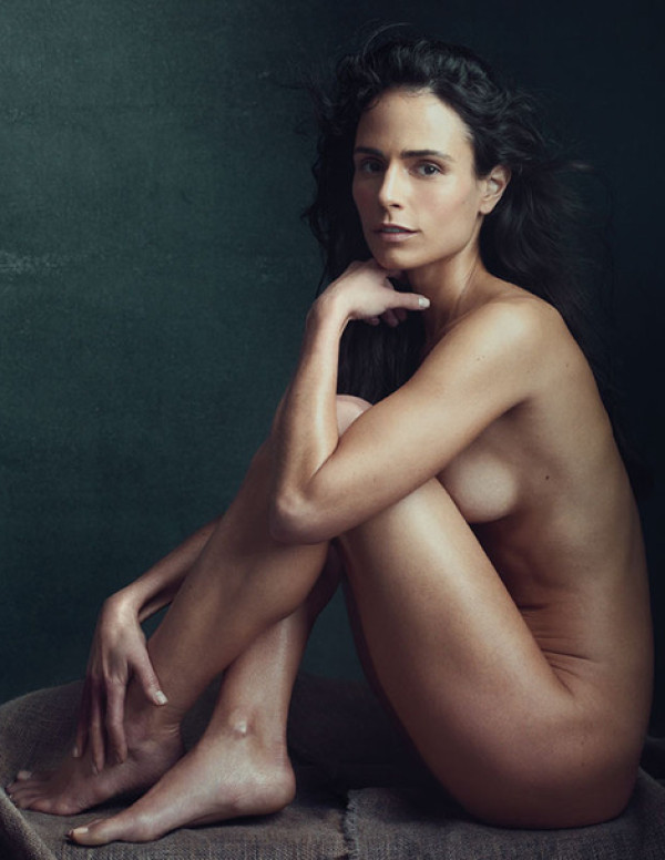 Tous à poil avec Jordana Brewster