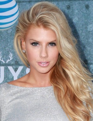 photos Charlotte McKinney