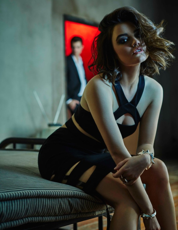 Lucy Hale pose pour V Magazine