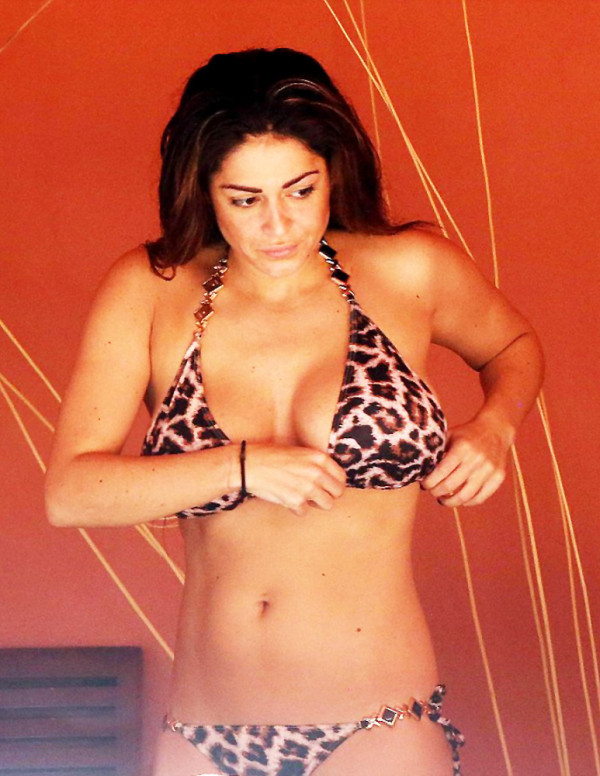 Casey Batchelor dans son somptueux bikini