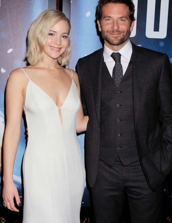 Jennifer Lawrence sexy pour la première de JOY