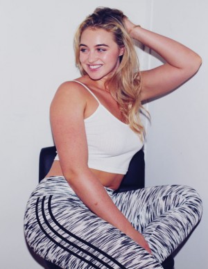 photos Iskra Lawrence