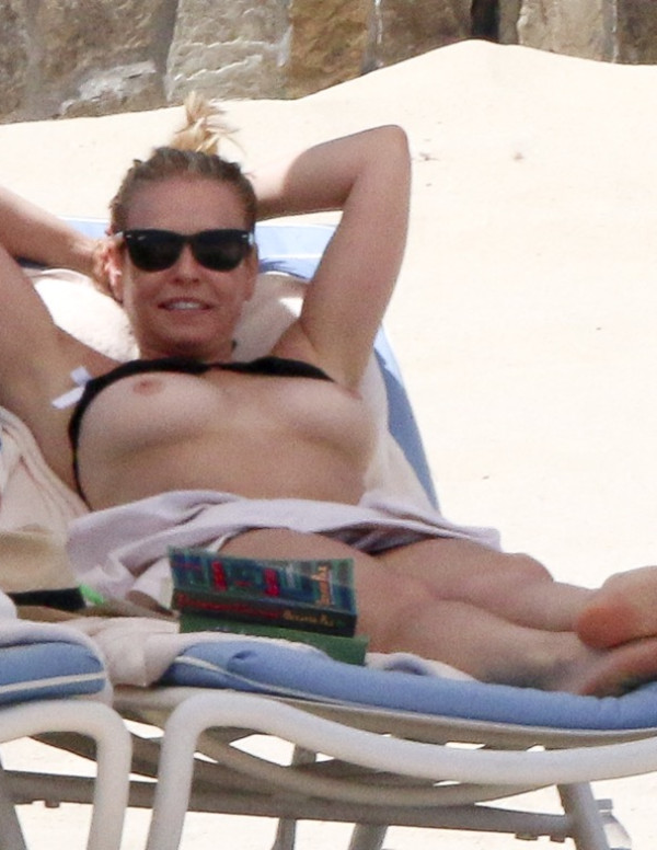 Chelsea Handler topless