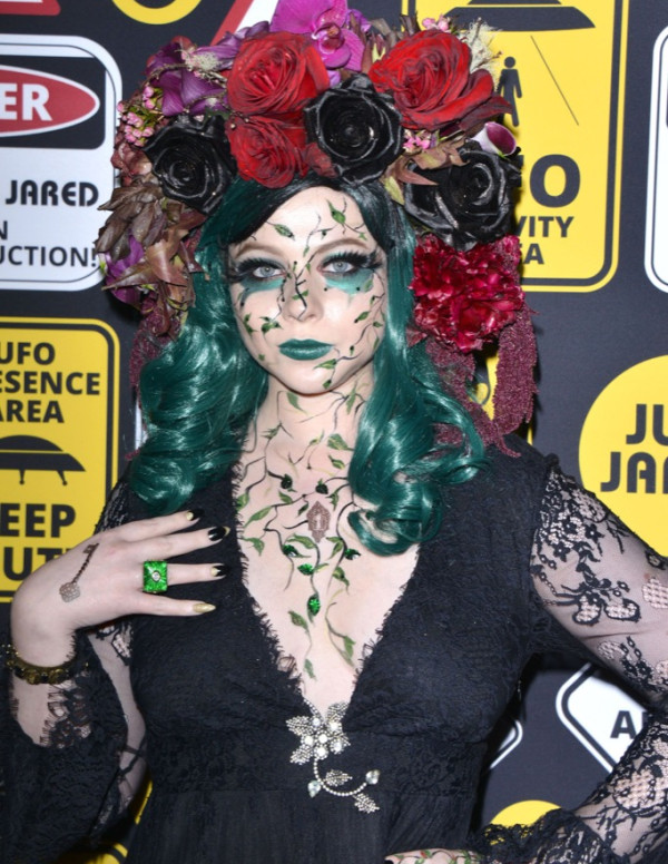 Michelle Trachtenberg à la soirée Halloween - Just Jared's Annual Halloween - à Los Angeles