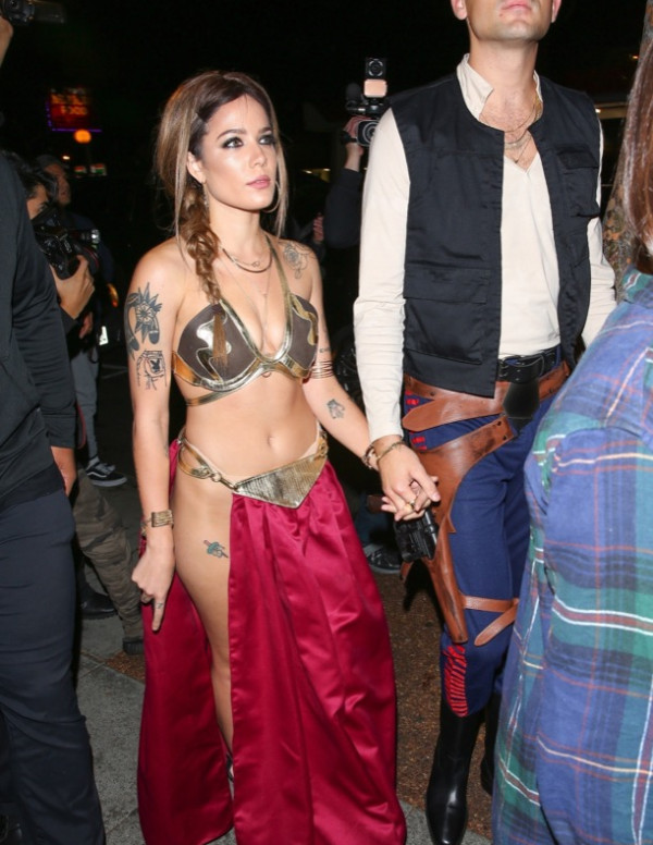 La chanteuse Halsey sexy en princesse Leia à la soirée Halloween organisée par Kendall Jenner