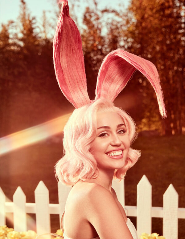 Shooting photos Miley Cyrus en lapine sexy de Pâques