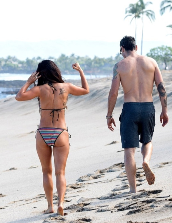 Megan Fox en bikini à Hawaii