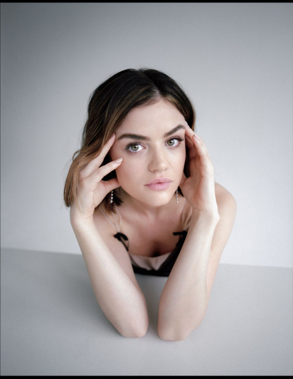 Lucy Hale pose pour W magazine