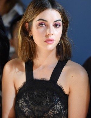 photos Adelaide Kane