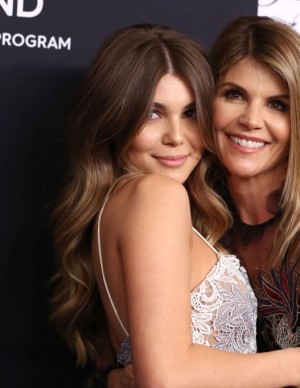 photos Lori Loughlin