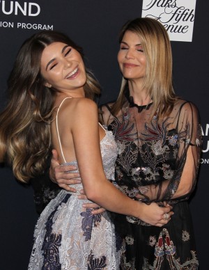 photos Lori Loughlin