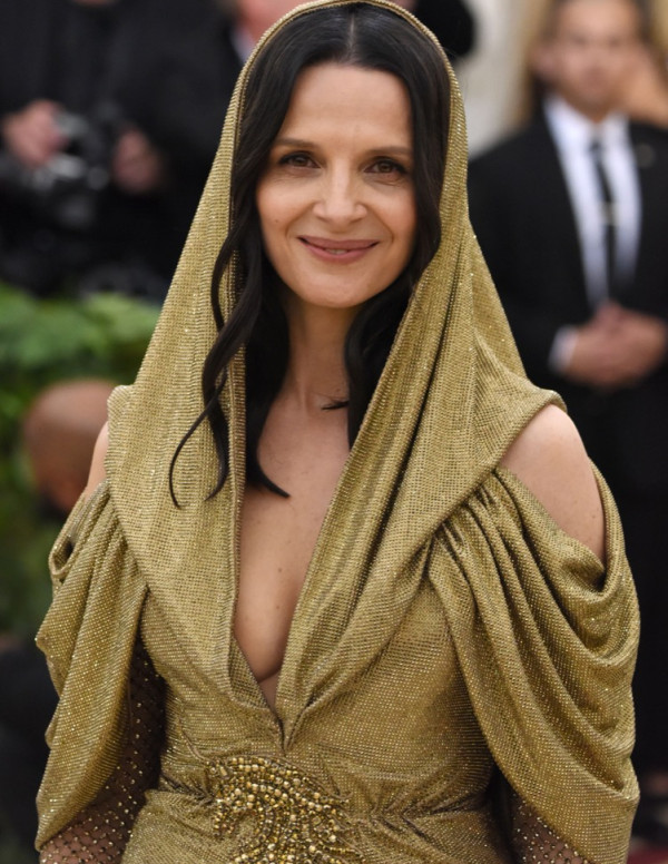 [MET 2018] Juliette Binoche sexy au MET Gala 2018