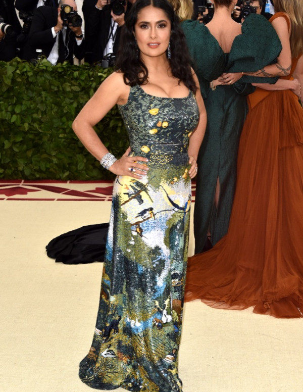 [MET 2018] Pulpeuse Salma Hayek au MET Gala 2018