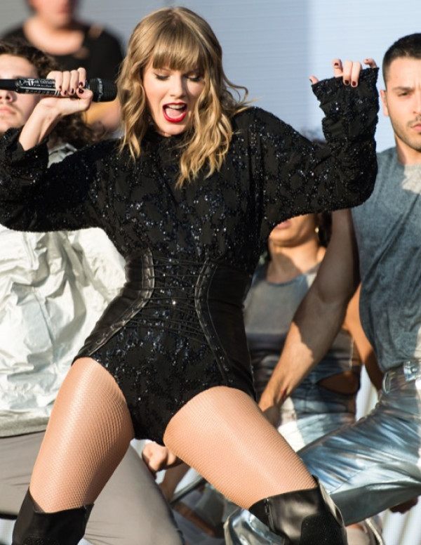 Taylor Swift explosive en concert BBC Radio 2018 à Swansea !