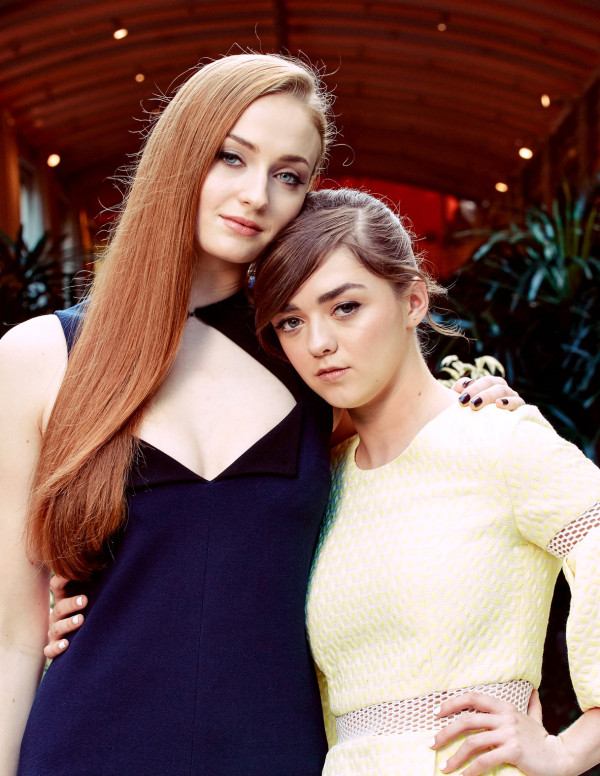 Shooting Sophie Turner et Maisie Williams pour le New York Times