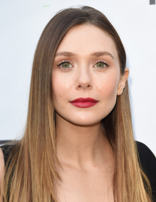 Elizabeth Olsen au 1st Annual EMA Honors Benefit Gala à Los Angeles
