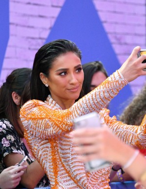 photos Shay Mitchell