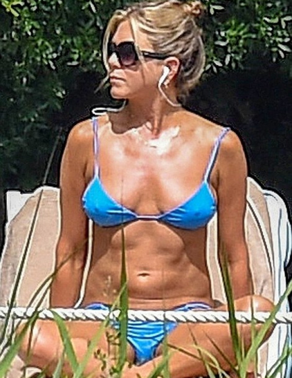 Jennifer Aniston en bikini en vacances à Portofino en Italie