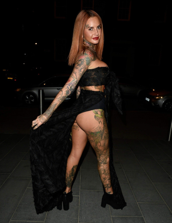 Jemma Lucy de sortie en soirée