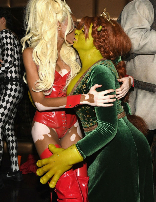 Winnie Harlow à la soirée Halloween chez Heidi Klum
