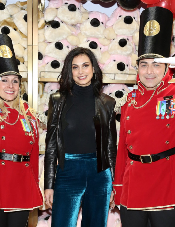 Morena Baccarin au Rockefeller Plaza à NYC