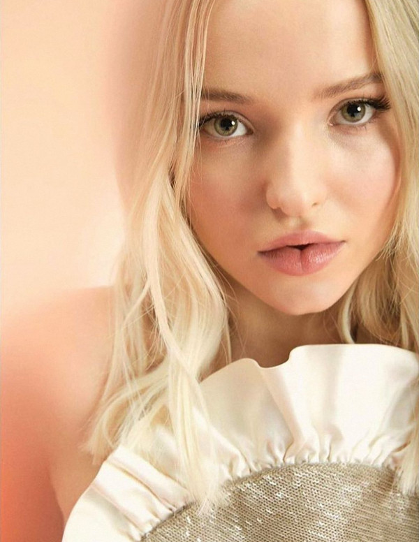 Dove Cameron dans tmrw Magazine - novembre 2018